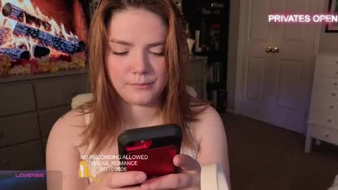 Snapshot of vegas_romance chatting on May 17, 4:43 am vegas_romance online show from May 17, 4:43 am