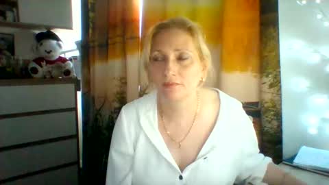 velka_raspberry online show from May 25, 9:15 am