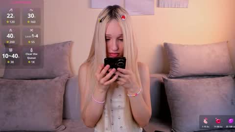 Hi im Hannah online show from March 17, 5:44 am