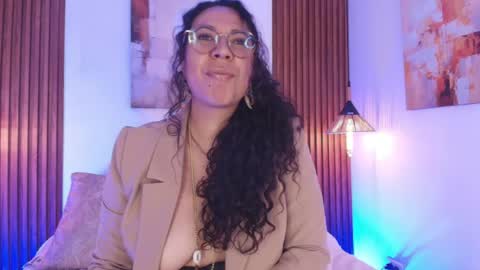 Emma Curly online show from May 11, 2:45 pm