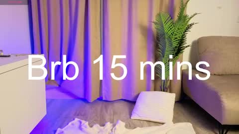Vivien online show from May 30, 7:00 pm