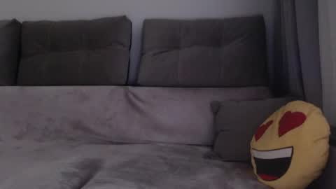 velvetmoon123 online show from April 2, 6:22 am