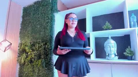 Snapshot of velvetscarlett chatting on February 26, 12:15 pm velvetscarlett online show from February 26, 12:15 pm