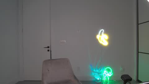 VelvetTGirl online show from April 2, 3:31 pm