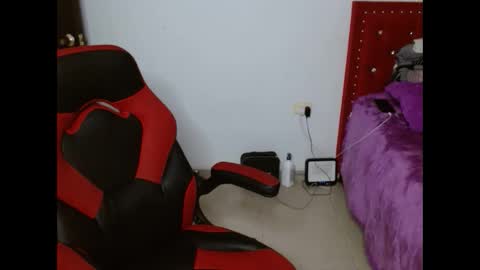 venecasexy44 online show from April 16, 9:32 am