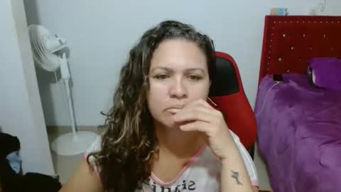 venecasexy44 online show from April 17, 9:12 am