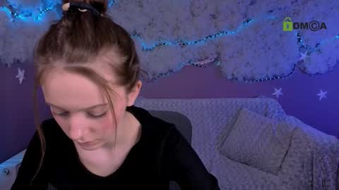 Snapshot of venezia_barton chatting on March 12, 10:16 pm venezia_barton online show from March 12, 10:16 pm