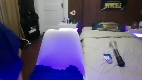 Snapshot of venezuelan420 chatting on March 25, 3:45 am venezuelan420 online show from March 25, 3:45 am