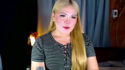 I am Colly Your mystery girl online show from June 18, 1:28 am
