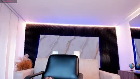 Snapshot of venus_cooperr chatting on July 14, 11:27 am Venus Cooperr online show from July 14, 11:27 am