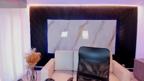 Snapshot of venus_cooperr chatting on July 17, 12:12 pm Venus Cooperr online show from July 17, 12:12 pm