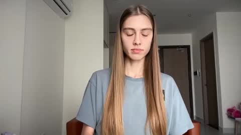 verablanc online show from April 23, 5:19 am