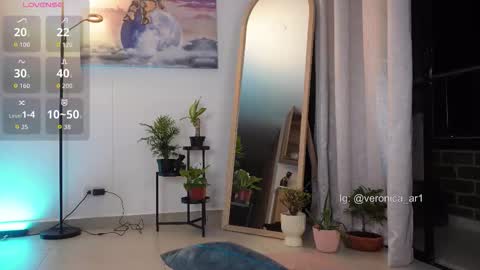 vero_cam online show from September 24, 3:32 am