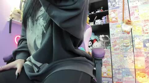     online show from October 3, 11:13 pm