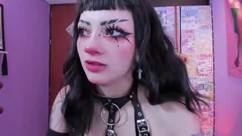     online show from March 5, 11:23 pm