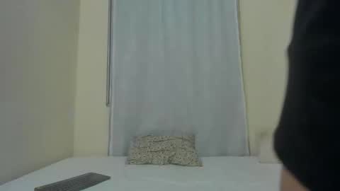 Snapshot of verohoneymoon chatting on February 2, 4:33 am Veronica online show from February 2, 4:33 am