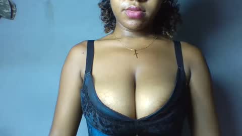 verolla31 online show from February 27, 8:09 pm