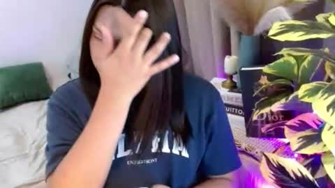 Snapshot of veronica_kate25 chatting on October 21, 8:42 pm veronica_kate25 online show from October 21, 8:42 pm