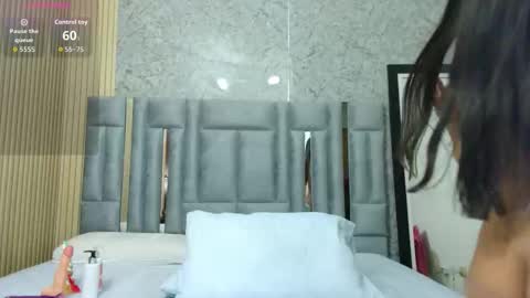 Snapshot of veronica_roose chatting on February 19, 12:45 pm Veronica online show from February 19, 12:45 pm