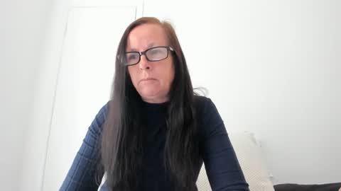 verysassypeachgoddess online show from May 6, 1:49 pm