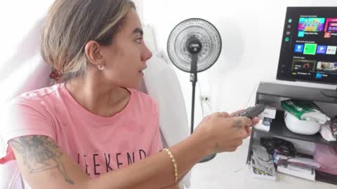 Snapshot of vexira_23 chatting on April 2, 9:01 pm Sofa online show from April 2, 9:01 pm