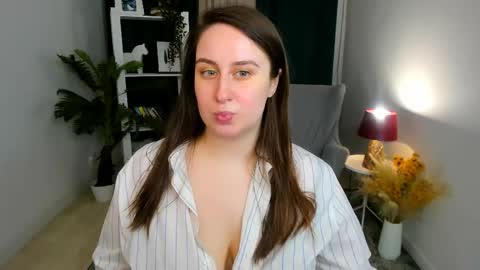 Camilla online show from April 10, 12:21 pm