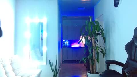 Ariana  online show from December 22, 1:12 am