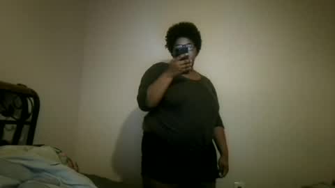 Snapshot of vickiryder56 chatting on June 23, 1:47 am vickiryder56 online show from June 23, 1:47 am