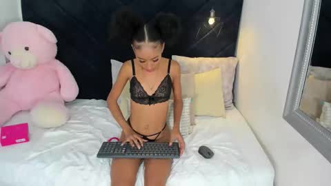 Vicky Castillo online show from May 29, 10:19 pm