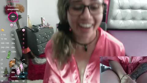 Snapshot of vickysexyx chatting on December 13, 8:58 pm Valentina online show from December 13, 8:58 pm