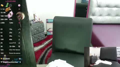 Snapshot of vickysexyx chatting on December 17, 10:00 pm Valentina online show from December 17, 10:00 pm