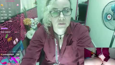 Snapshot of vickysexyx chatting on December 15, 8:57 pm Valentina online show from December 15, 8:57 pm
