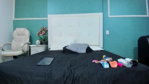 Snapshot of victoria_cutee chatting on April 23, 4:31 pm online show from April 23, 4:31 pm