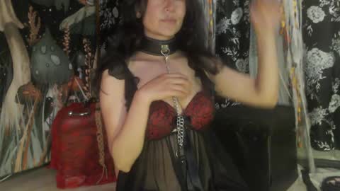 Victoria online show from March 31, 9:04 pm