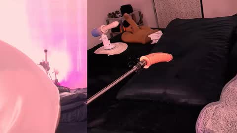 Snapshot of victoria_luxe chatting on January 12, 10:42 am victoria_luxe online show from January 12, 10:42 am