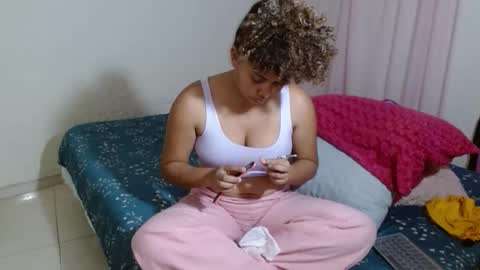 VICKY online show from May 21, 9:33 pm