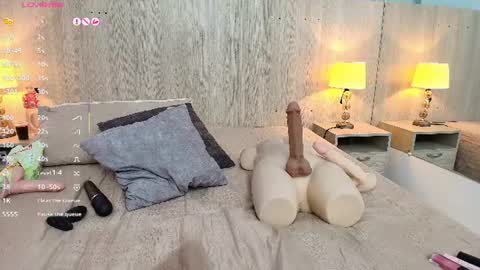 Snapshot of victoria_pachon chatting on June 18, 9:47 am victoria_pachon online show from June 18, 9:47 am