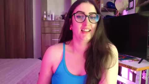 Snapshot of victoria_riider chatting on April 24, 9:17 pm Victoria online show from April 24, 9:17 pm