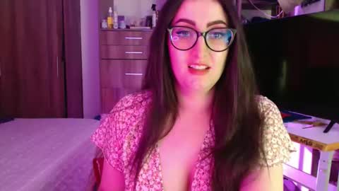 Snapshot of victoria_riider chatting on May 1, 8:46 pm Victoria online show from May 1, 8:46 pm
