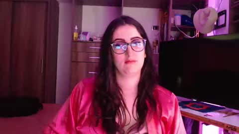 Snapshot of victoria_riider chatting on May 5, 9:23 pm Victoria online show from May 5, 9:23 pm