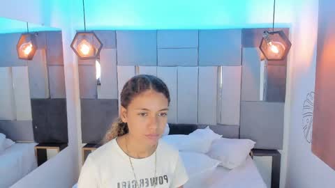 Snapshot of victoriaduarte chatting on April 29, 9:21 pm Victoria online show from April 29, 9:21 pm