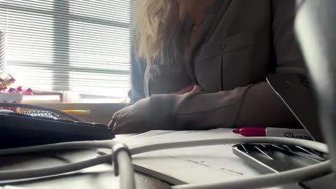 Snapshot of victoriarising chatting on November 14, 4:06 pm Victoria online show from November 14, 4:06 pm