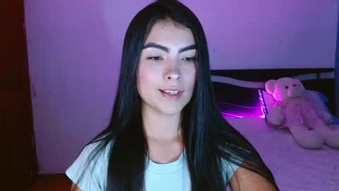 victoriia_henao_ online show from June 16, 5:10 am