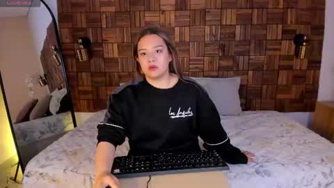 Snapshot of victoriia_rosee chatting on July 19, 2:21 pm victoriia_rosee online show from July 19, 2:21 pm