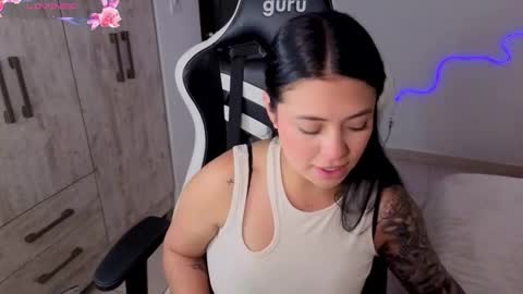 V  I C  T O R I A  online show from February 11, 8:58 pm