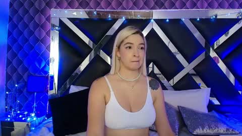 victtoria lee online show from April 7, 9:26 pm