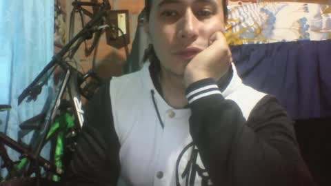 Snapshot of viernes1010 chatting on January 18, 12:36 pm viernes1010 online show from January 18, 12:36 pm