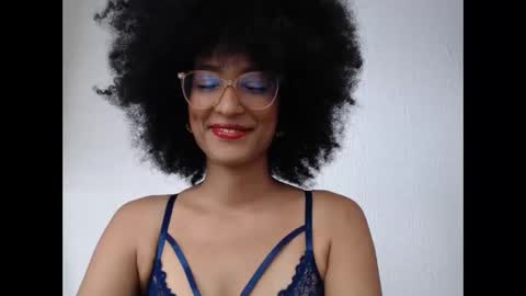 viiolettaaa online show from April 25, 8:50 pm