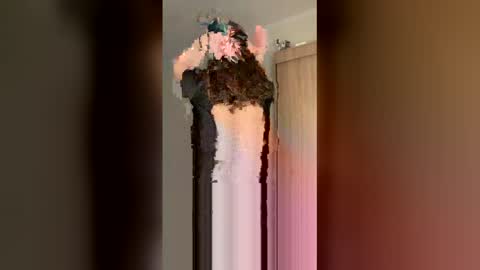 Snapshot of viktoriya_kreyzi chatting on February 4, 4:35 pm viktoriya_kreyzi online show from February 4, 4:35 pm