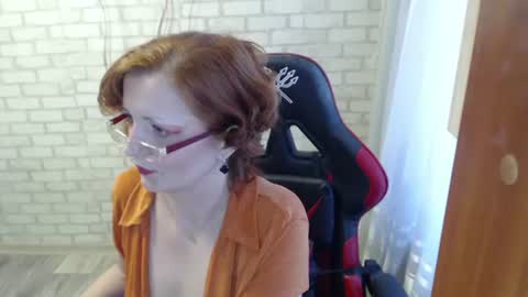 Snapshot of vikualex69 chatting on June 22, 6:54 am vikualex69 online show from June 22, 6:54 am
